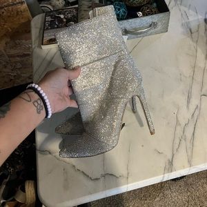 Size 7 Steve Madden sparkle booties